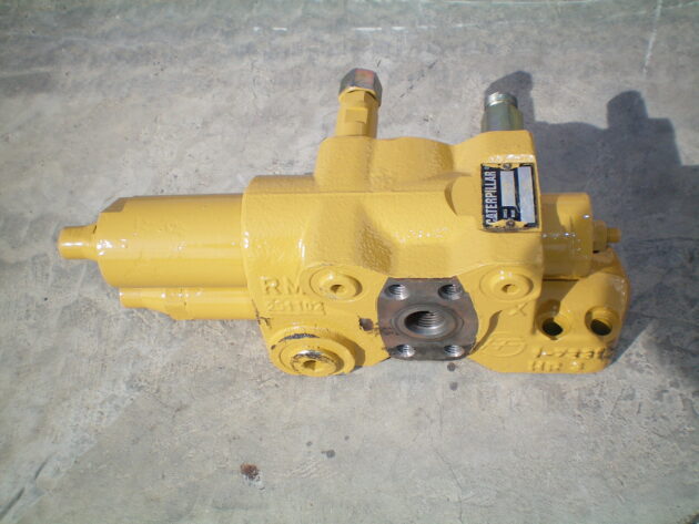 CATERPILLAR   M318C  202-4095 - TACO DE VÁLVULAS DE SOSTENIMIENTO DE CARGA