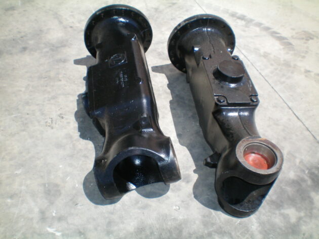 CATERPILLAR   M322C  269-2411 - CARCASA MANGÓN DELANTERO - Imagen 2