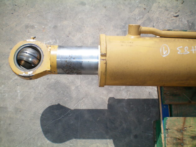 CATERPILLAR   TH83  8I-5486 - BOTELLA DE ELEVACIÓN PLUMA - Imagen 3