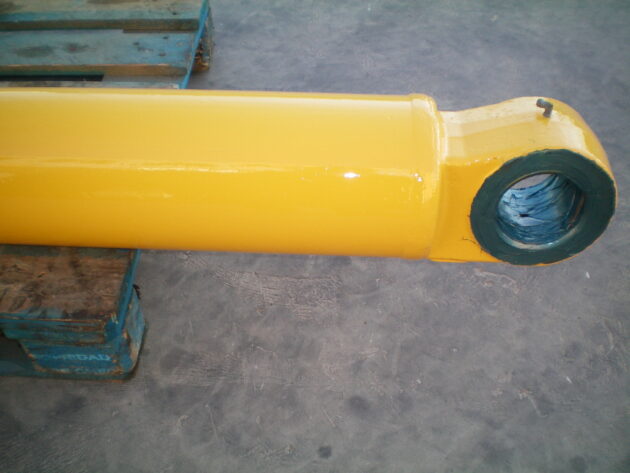 KOMATSU   PC450LC6K  208-63-K2310 - BOTELLA DE ELEVACIÓN PLUMA - Imagen 3