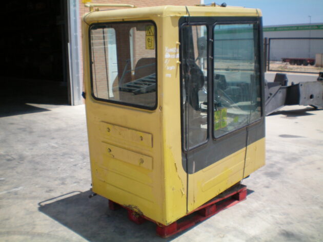 KOMATSU   PC650SE5  209-54-61710 - CABINA COMPLETA - Imagen 3