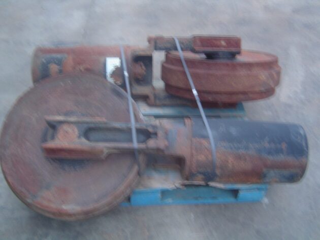 CATERPILLAR   330BLME  7Y-0773  136-2422 * - RUEDA GUÍA CON TENSOR - Imagen 3