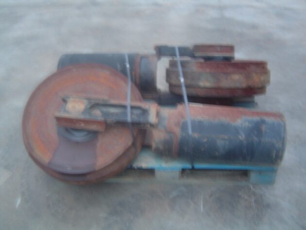 CATERPILLAR   330BLME  7Y-0773  136-2422 * - RUEDA GUÍA CON TENSOR