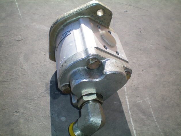 CATERPILLAR  330CLN  207-8235 - BOMBA DE GIRO SECUNDARIA - Imagen 4