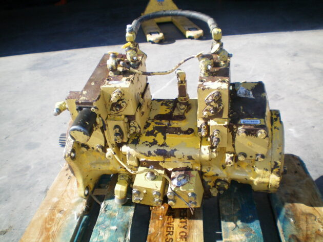 KOMATSU   PC650SE5  708-25-04071 - BOMBA HIDRÁULICA PRINCIPAL