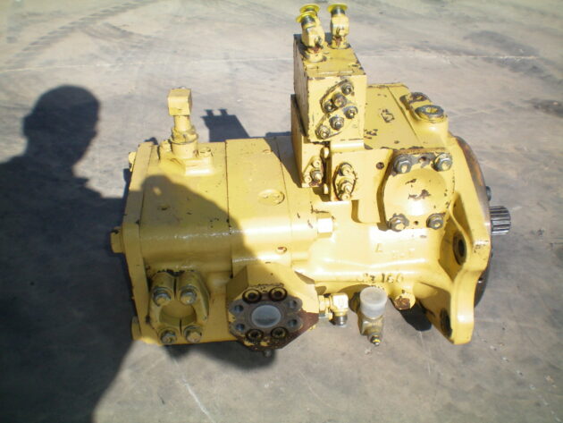 KOMATSU  PC650SE5 - 708-17-01040 - SWING PUMP - Image 3