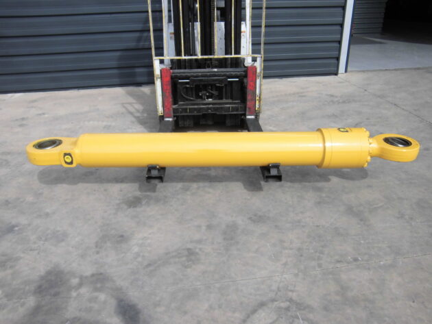 KOMATSU   PC650SE5  209-63-02130 - BOTELLA DE CAZO - Imagen 3
