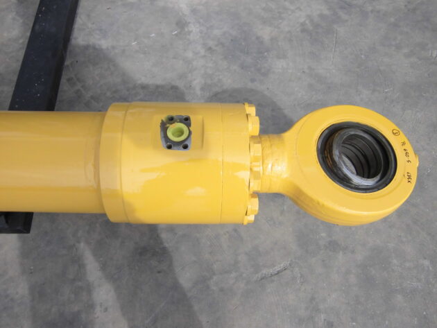 KOMATSU   PC650SE5  209-63-02130 - BOTELLA DE CAZO - Imagen 4