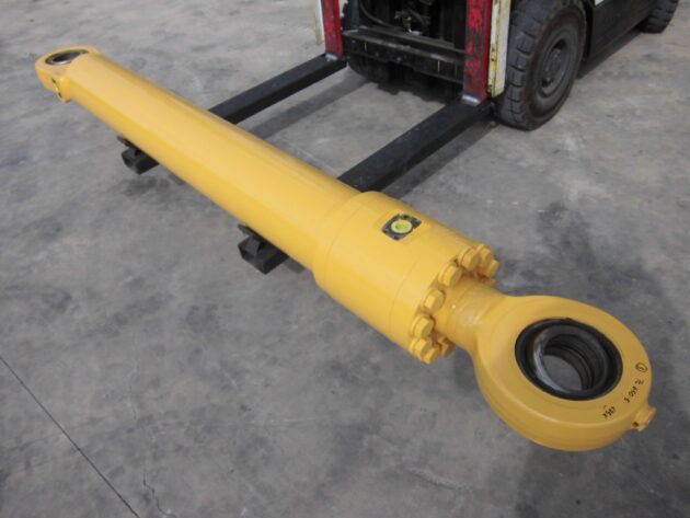 KOMATSU   PC650SE5  209-63-02130 - BOTELLA DE CAZO