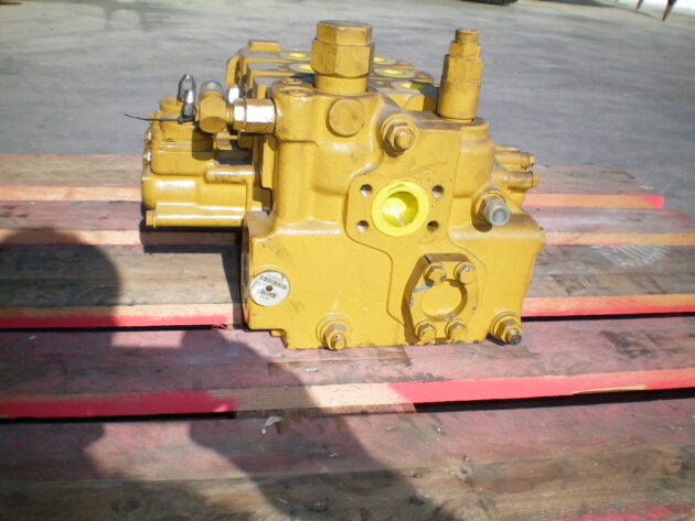 CATERPILLAR   D6H  6E-5558 (*) - DISTRIBUIDOR DELANTERO DE BULLDOZER - Imagen 5