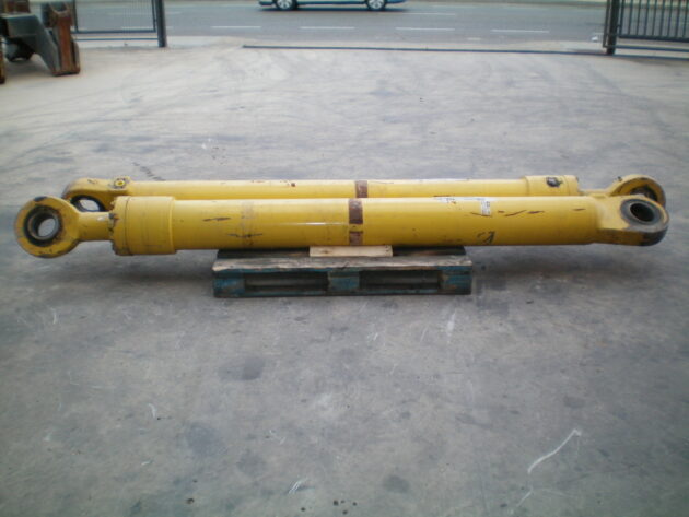 KOMATSU   PC750SE6K  707-01-XA520 - BOTELLA DE ELEVACIÓN PLUMA - Imagen 2