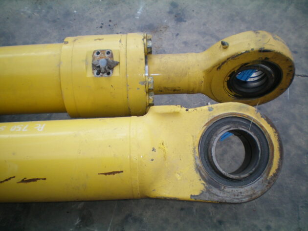 KOMATSU   PC750SE6K  707-01-XA520 - BOTELLA DE ELEVACIÓN PLUMA - Imagen 3