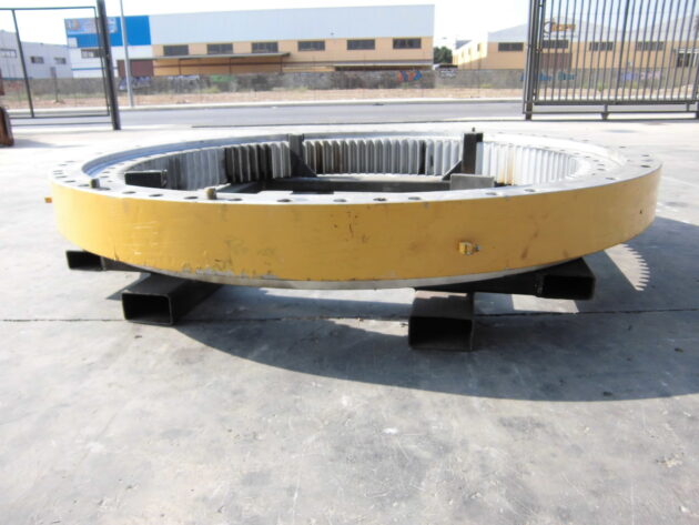 KOMATSU   PC750SE6K  209-25-00101 - CORONA DE GIRO - Imagen 3