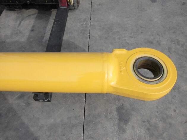 KOMATSU   PC750SE6K  209-63-X2341 - BOTELLA DE CAZO 2.9M - Imagen 4