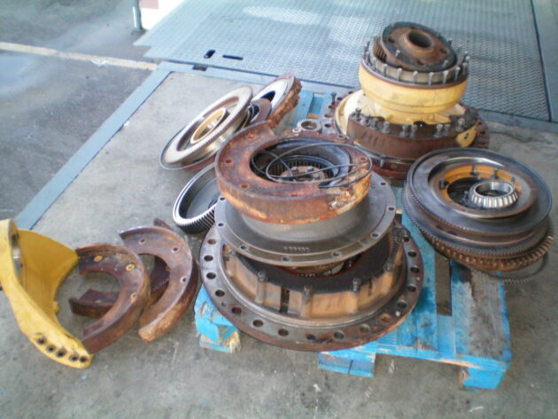 CATERPILLAR   D7R  8E-5273 (*) - CONJUNTO DE EMBRAGUE,DIRECCIÓN Y FRENOS - Imagen 2