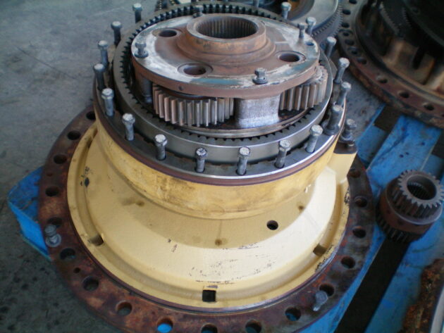 CATERPILLAR   D7R  8E-5273 (*) - CONJUNTO DE EMBRAGUE,DIRECCIÓN Y FRENOS - Imagen 7