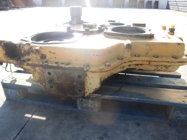 KOMATSU   PC1000SE1  21N-38-00023 - CAJA DE TRANSFERENCIAS - Imagen 4