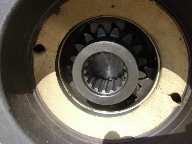 KOMATSU   PC1000SE1  21N-26-00014 - REDUCTOR DE GIRO - Imagen 6