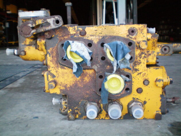 CATERPILLAR   D10  3G-5079 - DISTRIBUIDOR DE PALA - Imagen 4