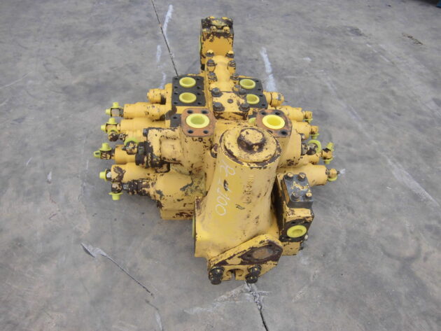 KOMATSU   PC11006  709-14-93402 - DISTRIBUIDOR PRINCIPAL DE 4 CARRETES - Imagen 5