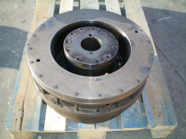 CATERPILLAR   D10   - CONJUNTO DE FRENOS DE DIRECCIÓN - Imagen 2