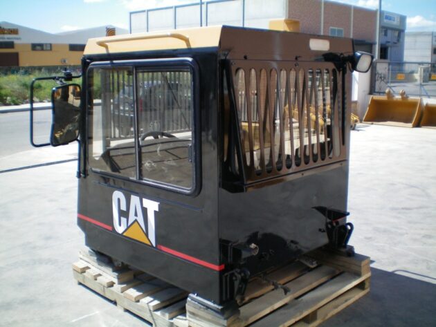 CATERPILLAR  D250E   - CABINA - Imagen 2