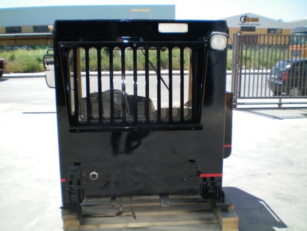 CATERPILLAR   D250E   - CABINA INTERIOR - Imagen 4