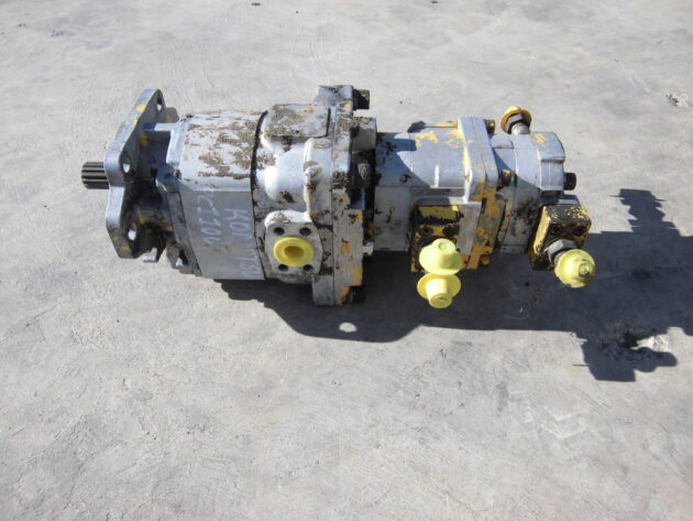 KOMATSU   PC11006  705-56-34360 - BOMBA HIDRÁULICA TRIPLE DE SERVICIOS