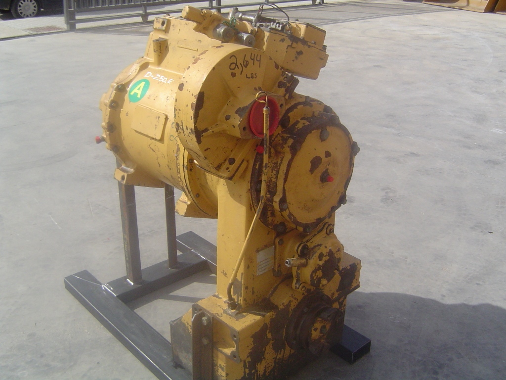 CATERPILLAR D250E 118-2282 - SERVOTRANSMISIÓN - Imagen 2