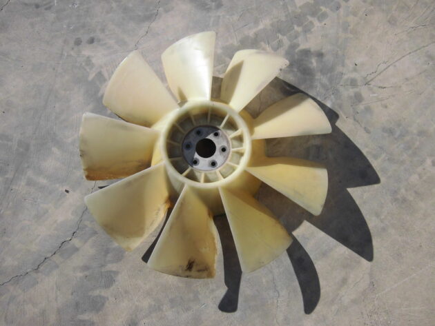 KOMATSU   PC11006  600-625-7620 - ASPAS DEL VENTILADOR DEL INTERCOOLER