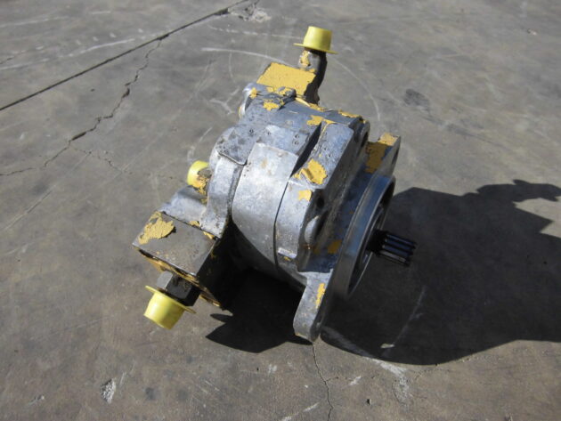 KOMATSU   PC11006  705-21-26050 - MOTOR DE VENTILADOR - Imagen 3