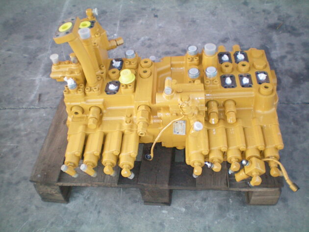 CATERPILLAR   330L  6E-2133 - DISTRIBUIDOR PRINCIPAL