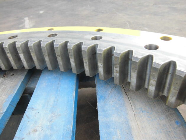 KOMATSU   PW170ES6K  21P-25-K1100 - CORONA DE GIRO - Imagen 4