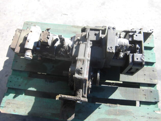 KOMATSU  PW170ES-6K  20G-60-K3880 - MOTOR DE TRANSLACIÓN DELANTERO - Imagen 4