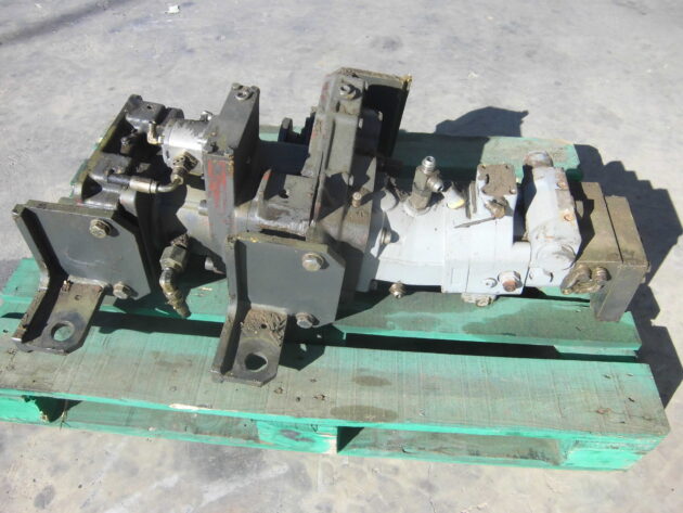 KOMATSU  PW170ES-6K  20G-60-K3880 - MOTOR DE TRANSLACIÓN DELANTERO