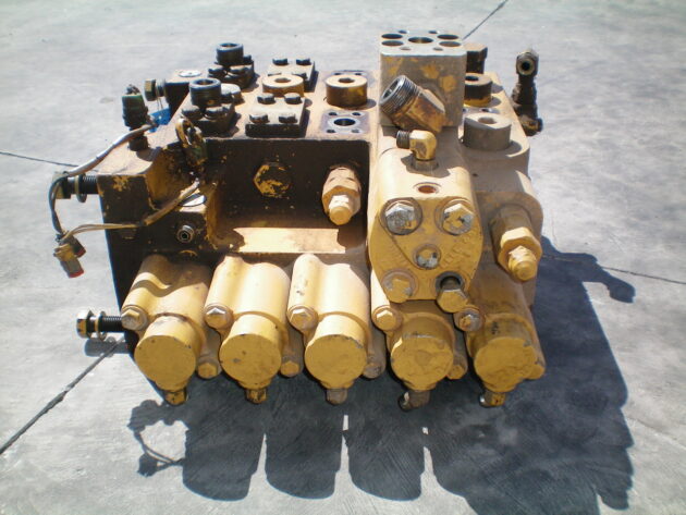 CATERPILLAR   345BL  122-7763 * - DISTRIBUIDOR DE 5 CARRETES - Imagen 3