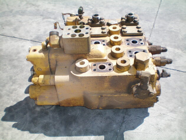 CATERPILLAR   345BL  122-7763 * - DISTRIBUIDOR DE 5 CARRETES - Imagen 4