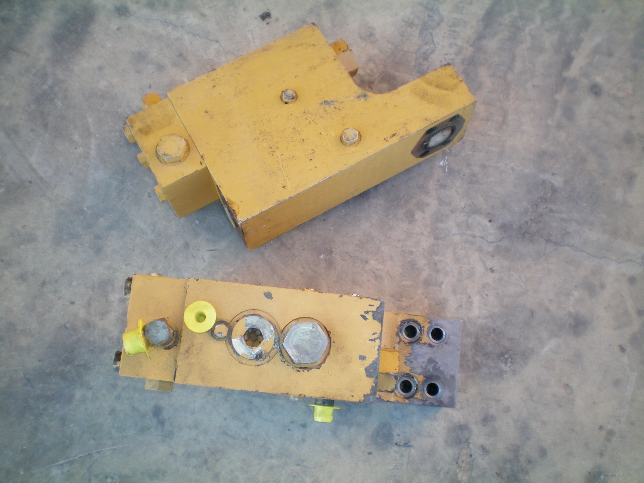 CATERPILLAR 345BL - 158-0371 - CHECK VALVE BOOM CYLINDER - Image 3