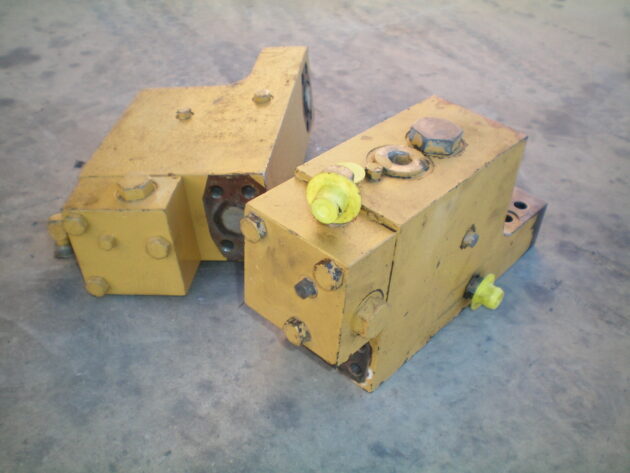 CATERPILLAR   345BL  158-0371 - VÁLVULA DE SOSTENIMIENTO DE CARGA DE BOTELLA DE PLUMA - Imagen 4