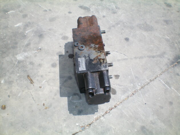 CATERPILLAR   345BL  111-9993 - LIMITADOR DE VELOCIDAD DEL MOTOR DE TRANSLACIÓN - Imagen 3