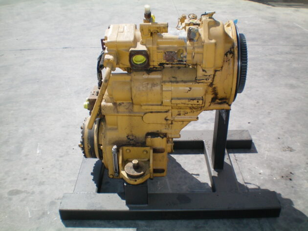CATERPILLAR   928G  116-4860 - SERVOTRANSMISIÓN CON BOMBAS - Imagen 2