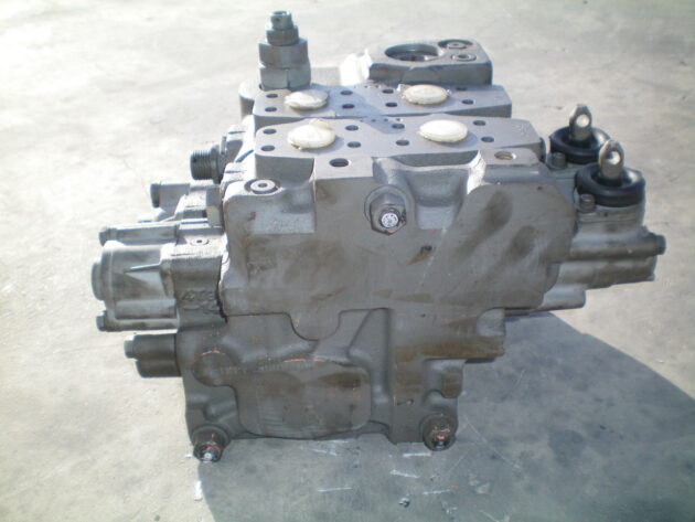 CATERPILLAR   936E  4T-5009 - DISTRIBUIDOR DE PALA - Imagen 2