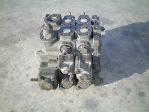 CATERPILLAR   936E  4T-5009 - DISTRIBUIDOR DE PALA - Imagen 5