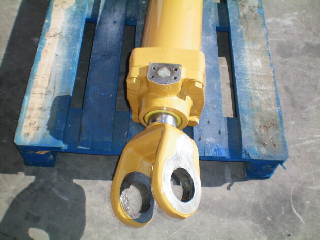 CATERPILLAR   950F  1U-1147 / 1U-1148 - BOTELLA DE ELEVACIÓN PALA - Imagen 3
