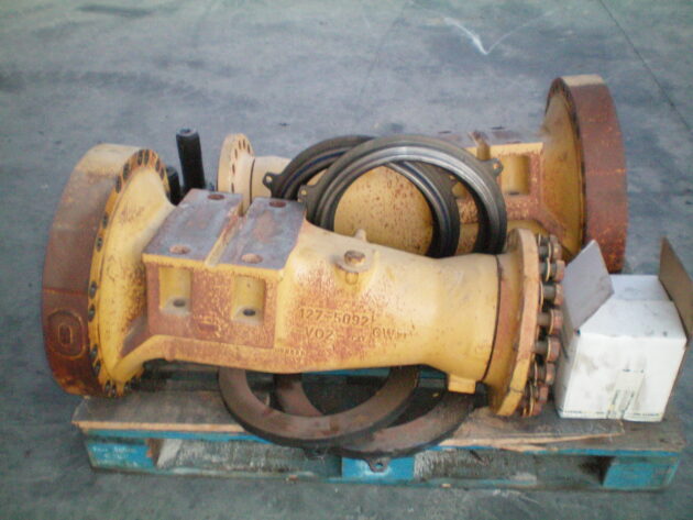 CATERPILLAR   950G  127-5092 - MANGÓN DELANTERO CON PISTONES Y PIÑÓN CENTRAL - Imagen 4