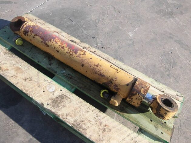 CATERPILLAR   966D  4T-1574 - CILINDRO DE DIRECCIÓN