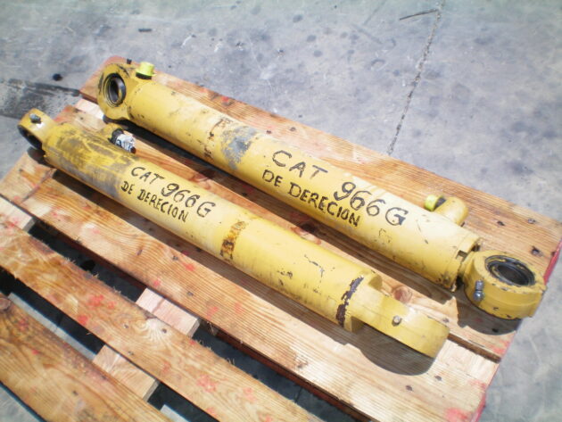 CATERPILLAR  966G - 135-4688 - STEERING CYLINDER