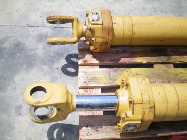 CATERPILLAR   972GII  133-4048 - BOTELLA DE ELEVACIÓN PALA - Imagen 4