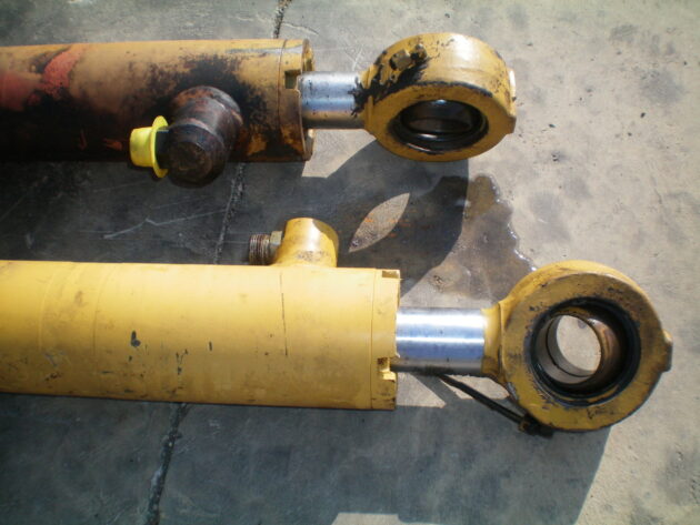 CATERPILLAR   972GII  133-1747 - BOTELLA DE DIRECCIÓN - Imagen 3