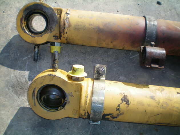 CATERPILLAR   972GII  133-1747 - BOTELLA DE DIRECCIÓN - Imagen 4